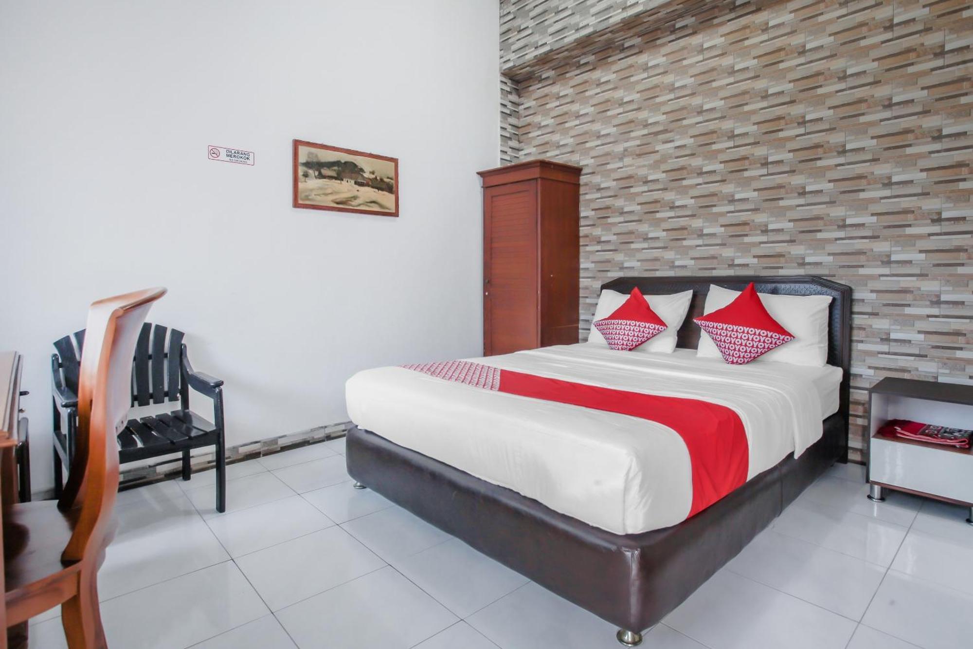 Oyo Life 90091 Wisma Pakuan Syariah Bogor Exterior photo
